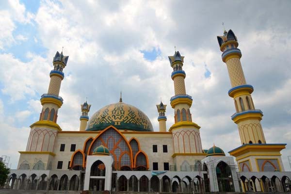  ISLAMIC CENTER: Diduga Ada Praktik KKN Tender Rp10 Miliar