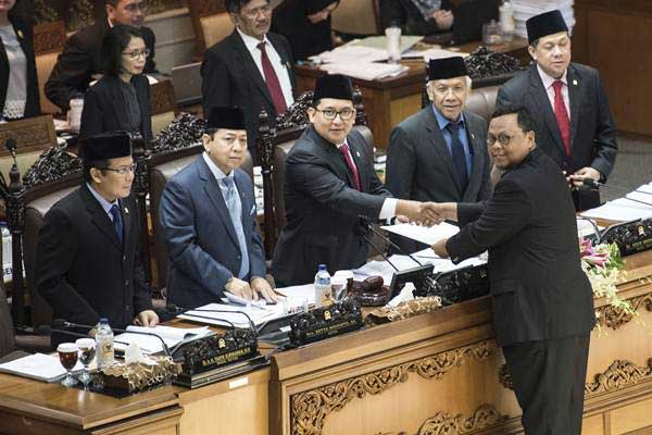  RUU PEMILU 2019: \'Kisruh\',  Fadli Zon Ingin \'Dilengserkan\', Diganti Setya Novanto