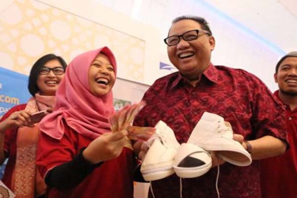  Puspayoga Beli Sepatu Multifungsi Buatan Anak Bangsa