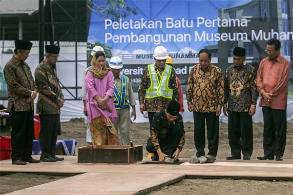  Jokowi Letakkan Batu Pertama Pembangunan Museum Muhammadiyah