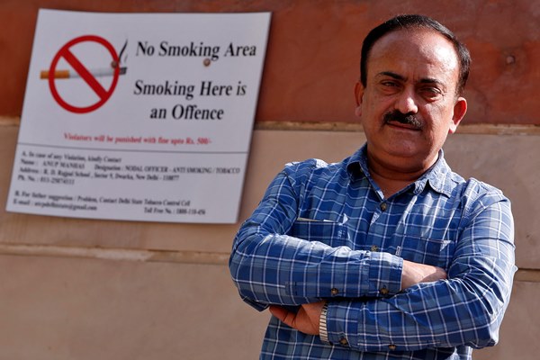  LARANGAN IKLAN ROKOK  : India Peringatkan Philip Morris