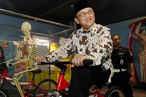  B.J Habibie: Kita Butuh Ilmuwan Sejati