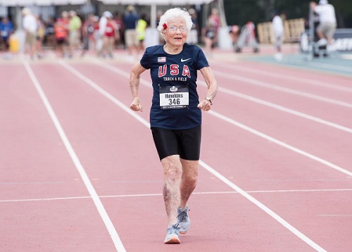  Nenek 101 Tahun Pecahkan Rekor Berlari 100 Meter