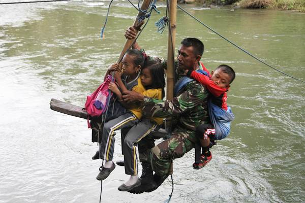  Penyeberangan Darurat di Sungai Ranteangin