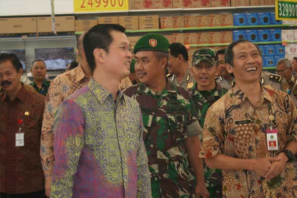  Giant Extra Dukung UKM Pasarkan Oleh-oleh Khas Malang