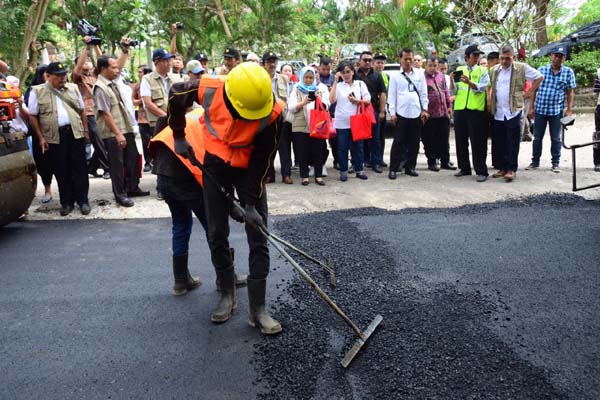  Setelah Plastik, Balitbang Kementerian PUPR Siapkan Karet Untuk Campuran Aspal