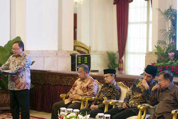  INDUSTRI KEUANGAN : Menjadi Episentrum Syariah Dunia