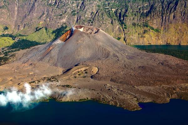  Pendaki Wanita yang Hilang di Gunung Rinjani Ditemukan Selamat