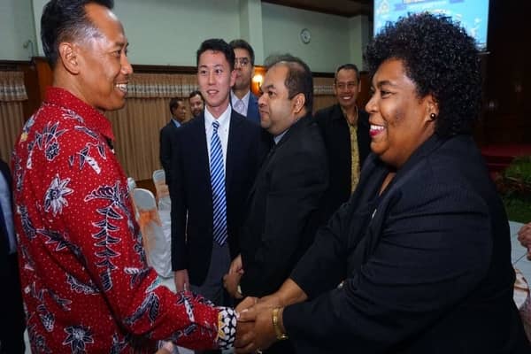  UMM Didik 12 Diplomat Asing Bahasa Indonesia