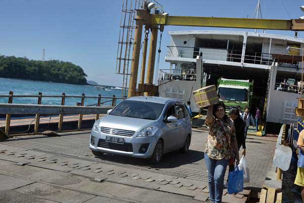  Cuaca Buruk, Satu Dermaga Pelabuhan Padangbai Ditutup