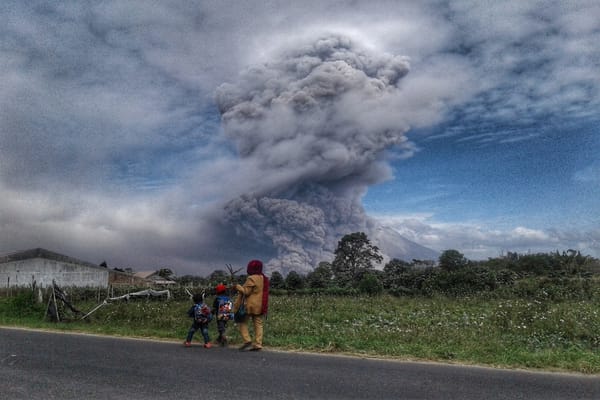  Badan Geologi Imbau 7 Km Sinabung Steril