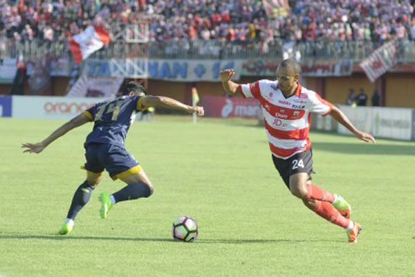  Hasil Liga 1: Madura United & Bhayangkara FC Menang 2-1