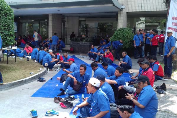  MOGOK KARYAWAN JICT : Layanan Dialihkan ke Koja