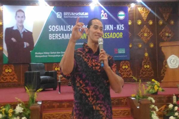  Ade Rai Jelaskan Prinsip BPJS Kesehatan ke Mahasiswa Pekanbaru