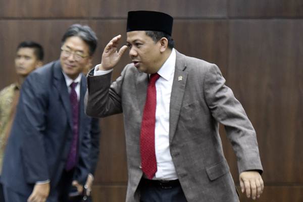 Wakil Ketua DPR Fahri Hamzah menghadiri pelantikan Ketua Mahkamah Konstitusi (MK) Arief Hidayat  di Jakarta, Jumat (14/7)./ANTARA-Wahyu Putro A