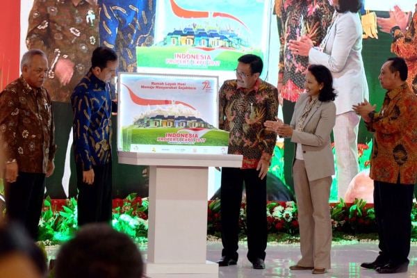  Jokowi Apresiasi 9 Kepala Daerah Pangkas Perizinan Pembangunan Rumah