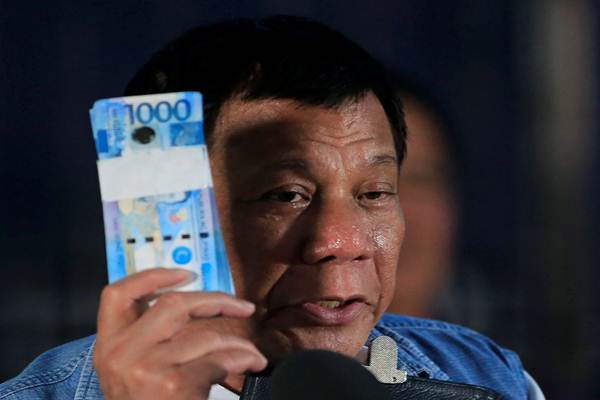  Peso Turun ke Level 11 Tahun Terendah