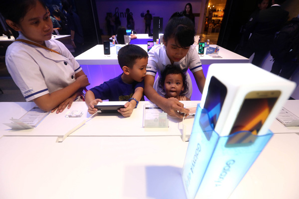  FOTO: Samsung Kuasai Penjualan Smartphone Dunia