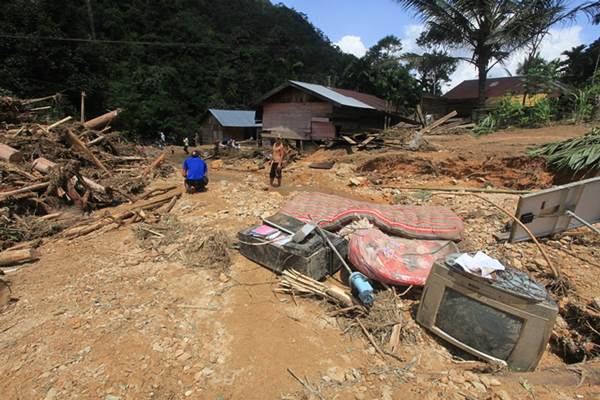  Banjir Bandang di Bangladesh Tewaskan Sedikitnya 18 Orang