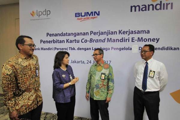  LITERASI KEUANGAN  : Mandiri Gelar Edukasi di Tiga Kota