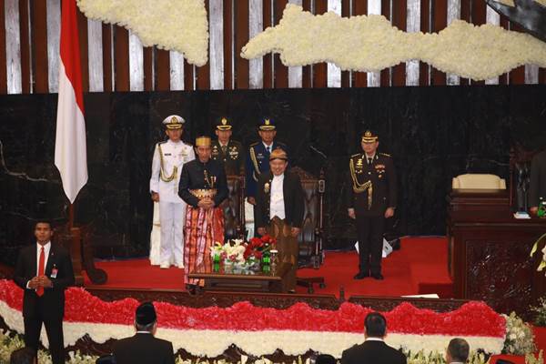  Uniknya Sidang Tahunan MPR 2017 : Jokowi Berbaju Bugis, JK Berbaju Jawa