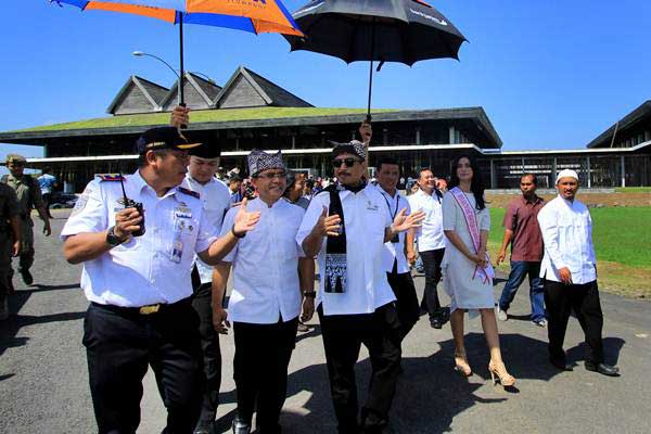  Bandara Blimbingsari Banyuwangi dan Bandara Lombok Praya Akan Dikembangkan