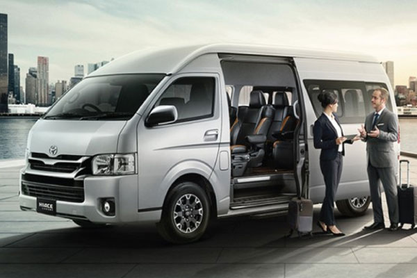  KENDARAAN NIAGA : Toyota Rilis Van Hiace Luxury &amp; Truk Dyna