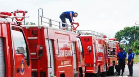  Damkar Bojonegoro Ingatkan Pentingnya Mewaspadai Kebakaran