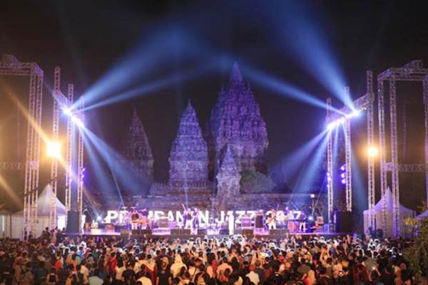  Prambanan Jazz 2017: Penampilan Shakatak Diwarnai Jatuhnya Sang Vokalis ke Lantai Panggung