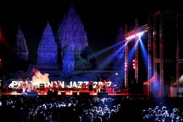  Ini Uniknya Panggung IndiHome Prambanan Jazz 2017