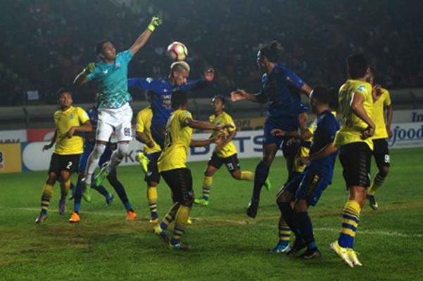  Hasil Liga 1: Persib Pesta Gol, Bhayangkara FC Atasi Sriwijaya