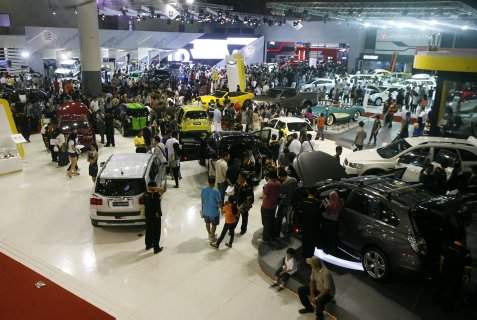  PASAR AWAL SEMESTER II : Penjualan Mobil Mulai Pulih