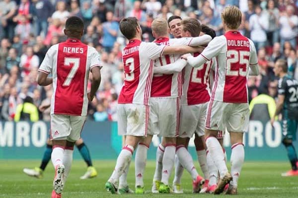  Hasil Liga Belanda: Ajax, PSV, Feyenoord Raup 3 Angka