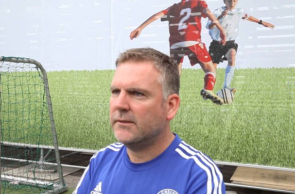  3 Pelatih Chelsea FC Foundation Melatih Anak-anak Ketapang