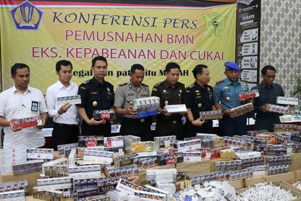  Kantor Bea & Cukai Sidoarjo Musnahkan Jutaan Batang Rokok Ilegal