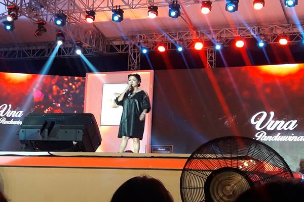  Meikarta Music Festival : Lagu Tak Pandang Usia ala Vina Panduwinanta