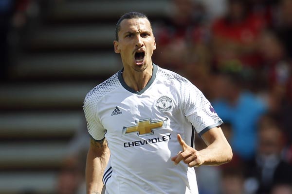  MU Kembali Kontrak Ibrahimovic Setahun