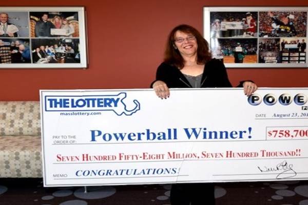 Mavis Wanczyk, ibu dua anak dari AS, memenangkan undian lotere senilai sekitar Rp10 triliun/Reuters