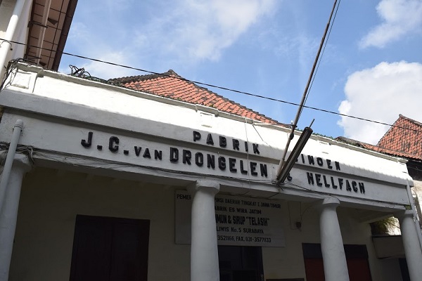  EAT : Oleh-Oleh Kekinian Hingga Sirup Bersejarah Kota Pahlawan