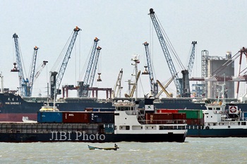  Menko Luhut Menjanjikan Penurunan Biaya Logistik