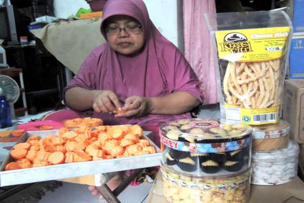  Pakai Gas Bumi, Kampung Pengangguran Ini Berubah Jadi Kampung Kue