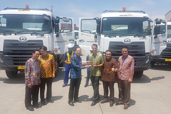  UD Trucks Serahkan 20 Unit Truk Logistik