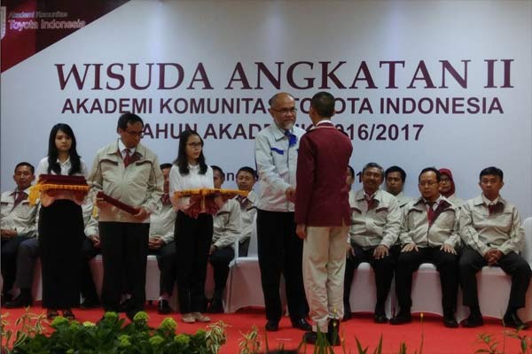  Akademi Toyota Indonesia Targetkan 1.000 Tenaga Ahli Otomotif