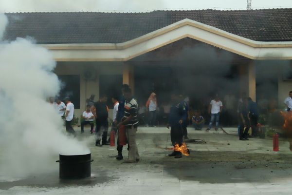  Danamon Pelatihan Mitigasi Kebakaran Bagi Pedagang Pasar di Medan