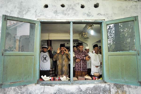  Jemaah Tarekat Naqsyabandiyah Salat Iduladha Lebih Awal