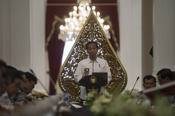  Ribuan Warga Sukabumi Sambut Kedatangan Jokowi