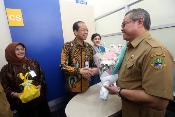  FOTO: Direksi Bank BJB Sapa Nasabah Di Hari Pelanggan Nasional