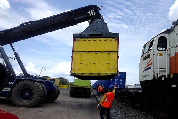  PERKERETAAPIAN : Semester I, Pertumbuhan KA Barang Capai 20%