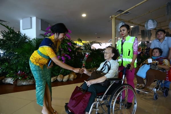  Mawar Merah Seribu Makna di Ngurah Rai Bali