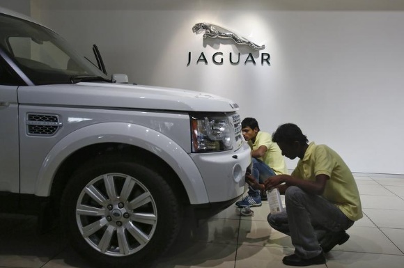  Semua Mobil Jaguar Akan Lebih Ramah Lingkungan